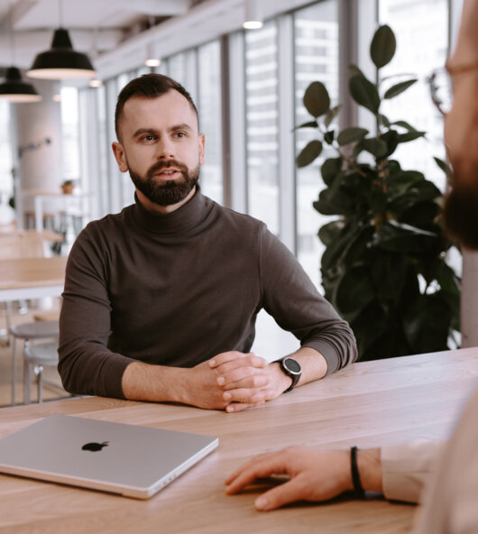 Dariusz Osiński, Chief Operating Officer, discussing a project.